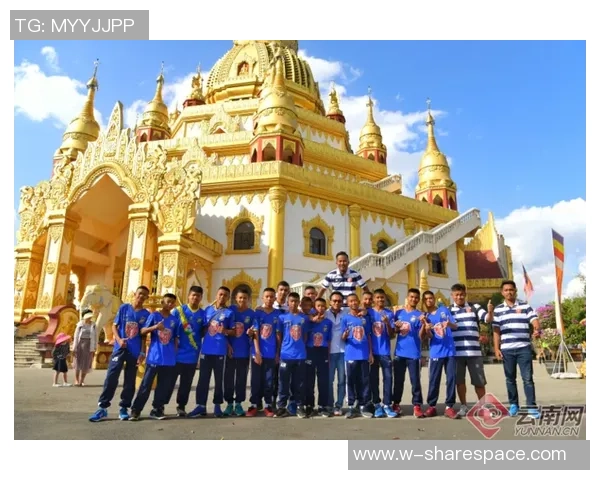 泰国足球明星海报展现激情与梦想的完美结合