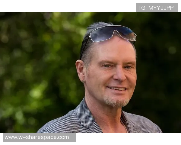 英国足球明星酗酒背后的故事与人生起伏解析