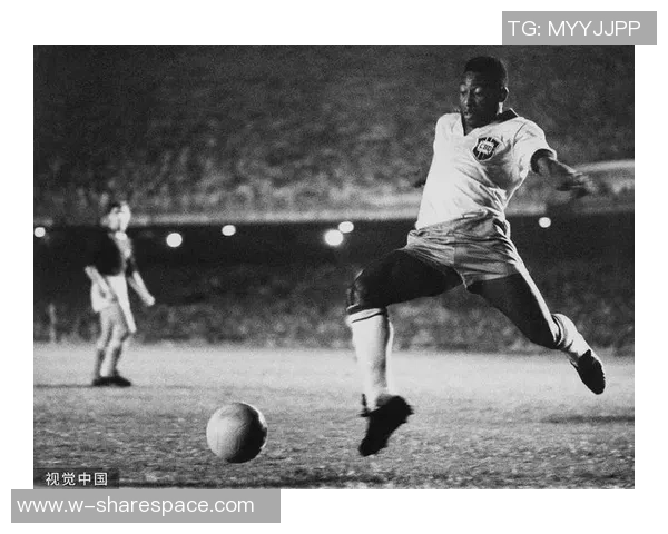 足球巨星贝里辉煌生涯回顾与成就分析 足球巨星贝里辉煌生涯回顾与成就分析