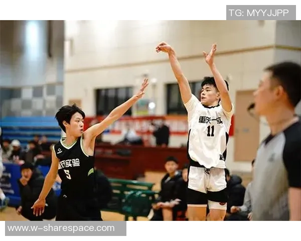 重庆篮球队以81分领跑世界锦标赛积分榜展现强劲实力